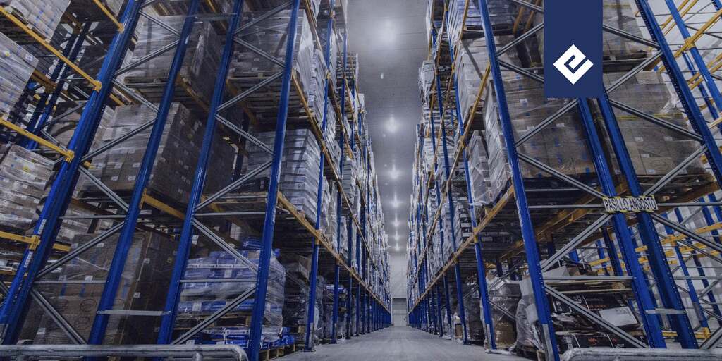 espaço de armazenamento para logística refrigerada de alimentos